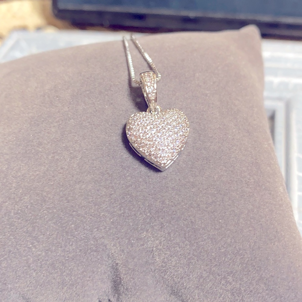 Silver CZ heart Necklace. NWT
